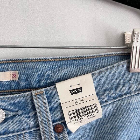 Levi's Wedgie Straight High Waist Button Fly NWT
Jeans Size 28X28 - Picture 7 of 11
